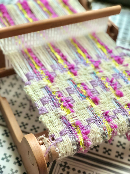 rigid heddle weaving loom with handspun yarn