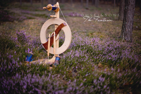 Double treadle spinning wheel. Beginning spinning wheel. Kromski spinning wheels 